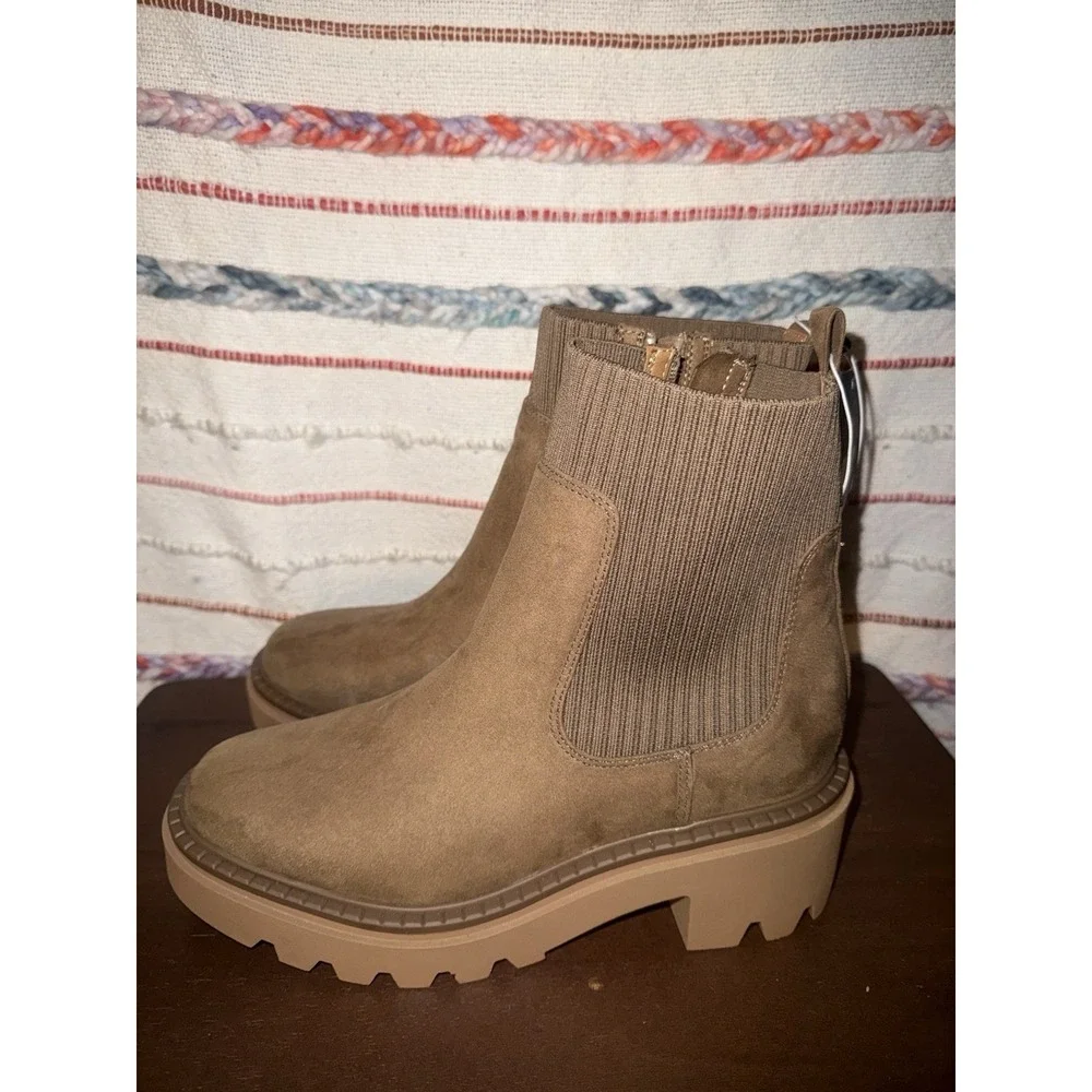 Universal Thread Women's Size 11 Chunky Platform Boots Zip